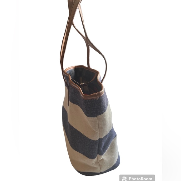 Blue and White Canvas Purse - Picture 5 of 9